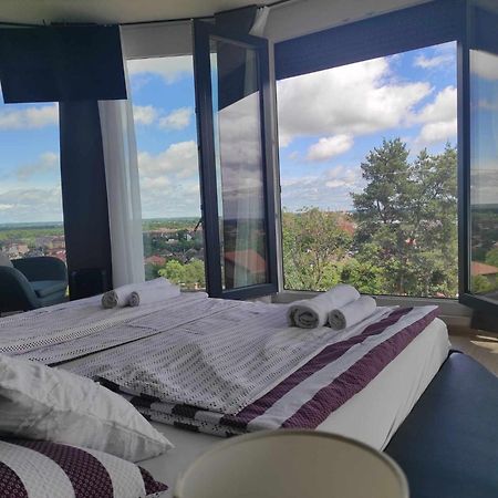 West Panorama Penthouse - Apartment With A Fantastic View Of The City Szombathely Extérieur photo