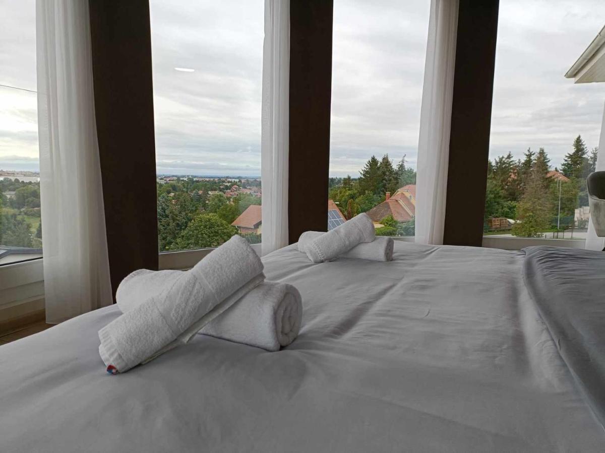 West Panorama Penthouse - Apartment With A Fantastic View Of The City Szombathely Extérieur photo