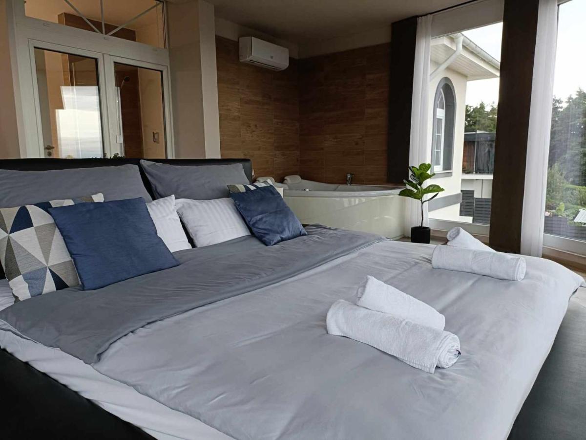 West Panorama Penthouse - Apartment With A Fantastic View Of The City Szombathely Extérieur photo