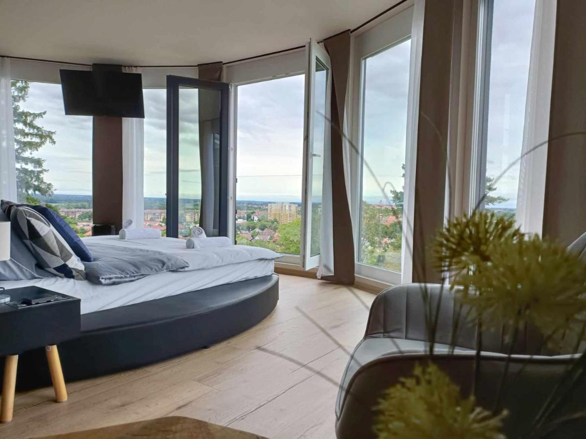 West Panorama Penthouse - Apartment With A Fantastic View Of The City Szombathely Extérieur photo