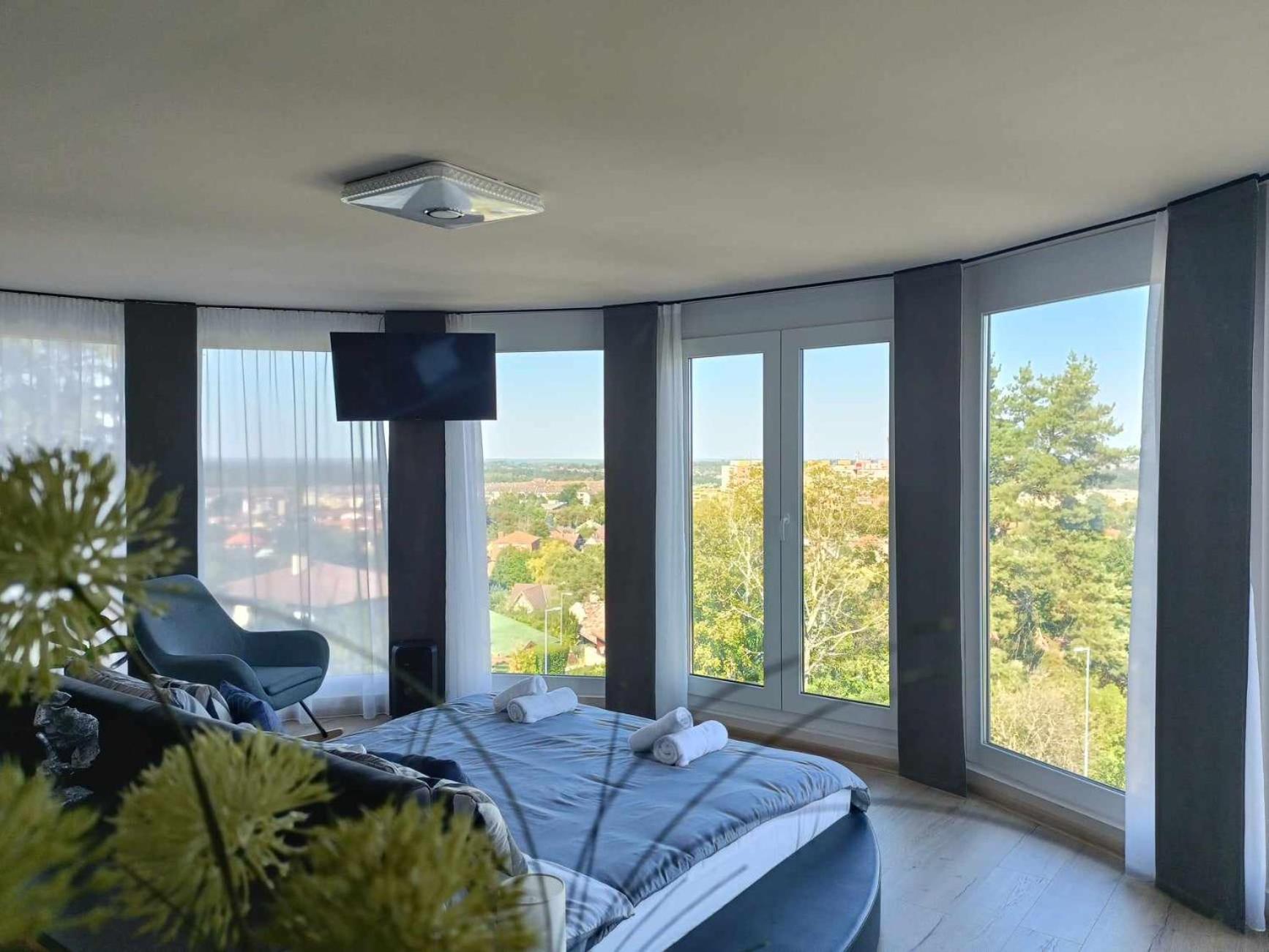 West Panorama Penthouse - Apartment With A Fantastic View Of The City Szombathely Extérieur photo