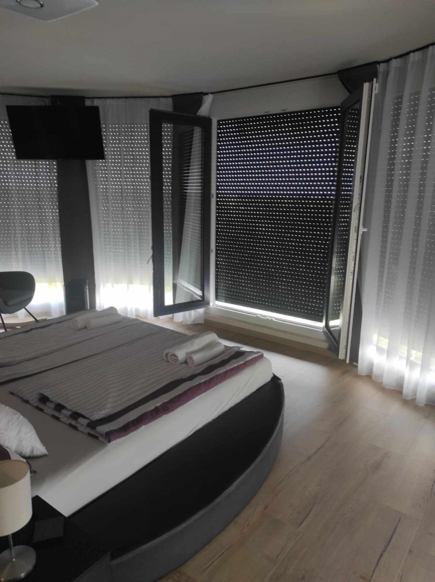 West Panorama Penthouse - Apartment With A Fantastic View Of The City Szombathely Extérieur photo