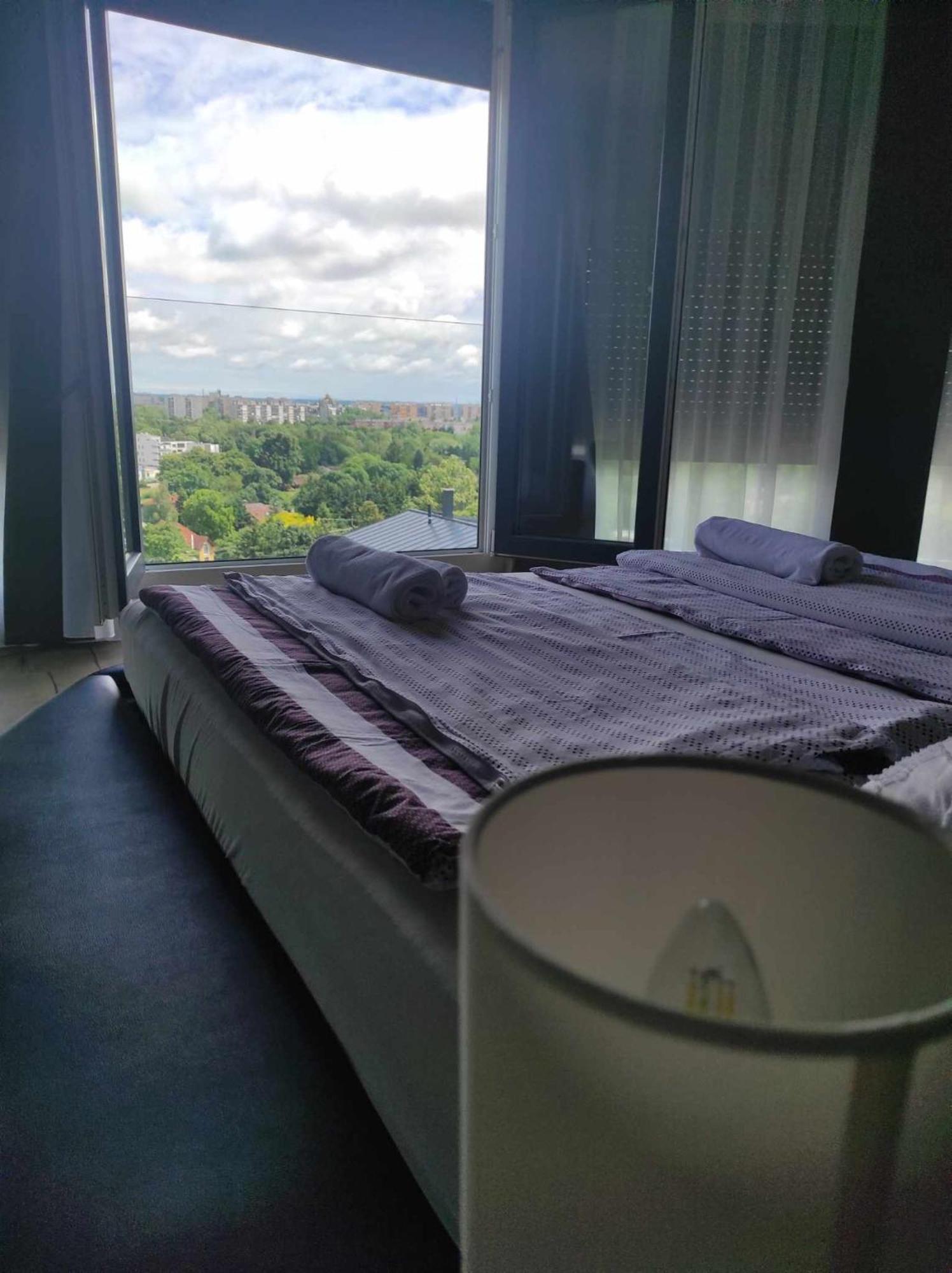 West Panorama Penthouse - Apartment With A Fantastic View Of The City Szombathely Extérieur photo